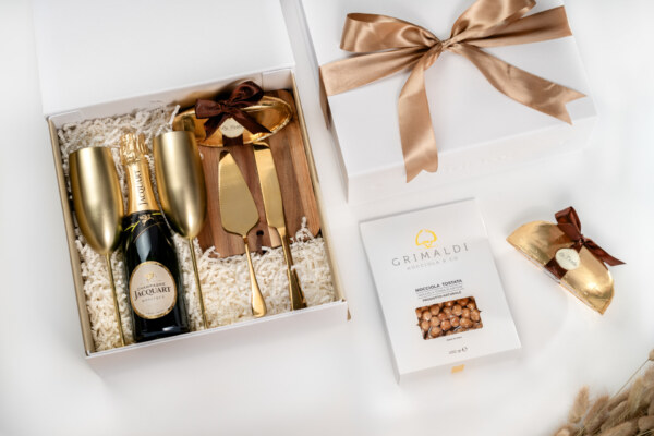 Box regalo aziendale con champagne