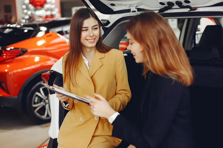 Cliente ideale donna, che compra un'automobile | QuBox 