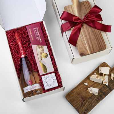 Gift box natalizia con torrone e prosecco