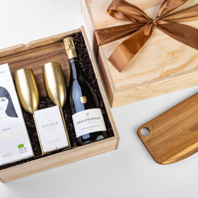 Box regalo a base di champagne e pesce